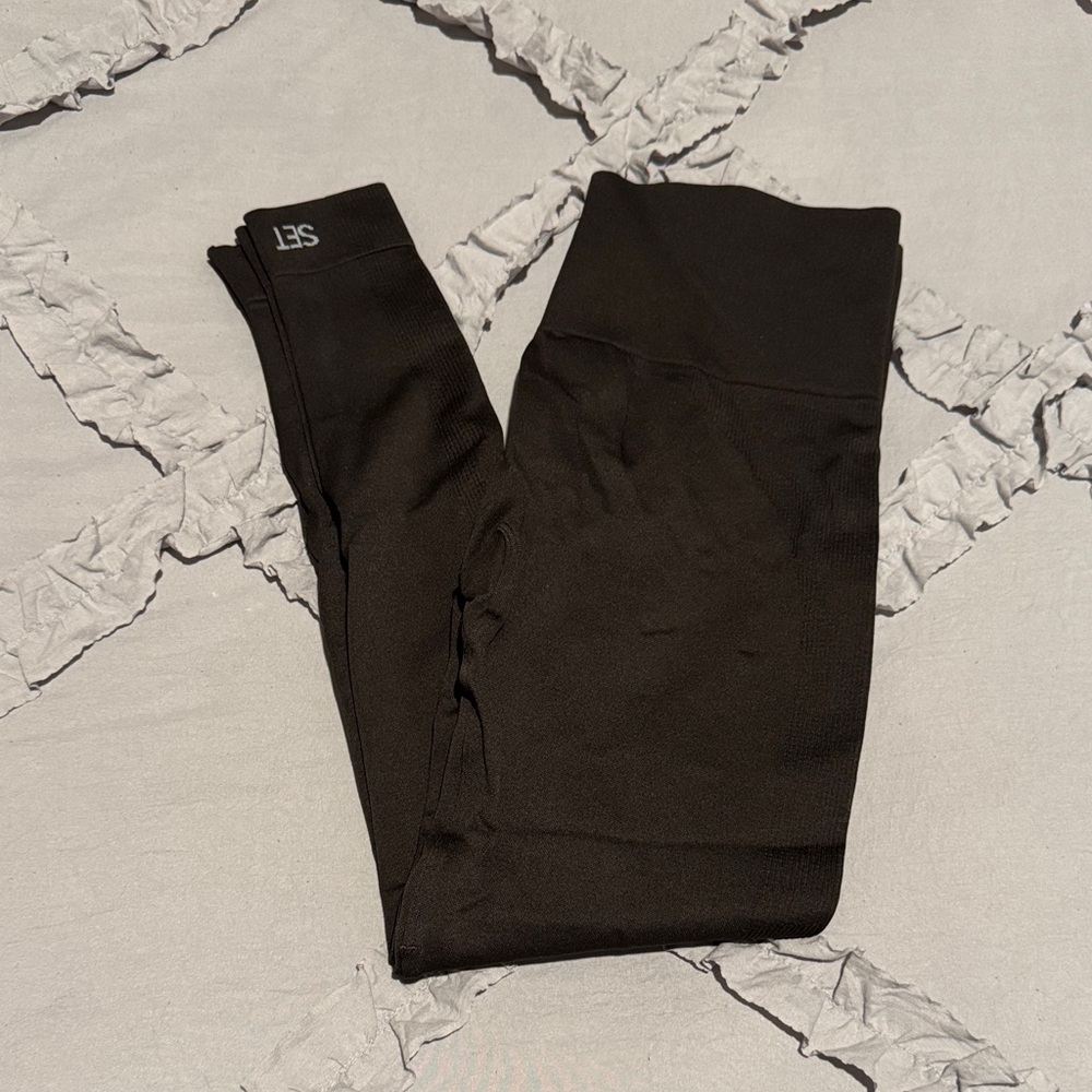 SET Active Brown Leggings